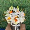 Kutu İçinde Lilyum ve Güller ile Sevdiklerinizi Büyüleyin. Şıklığın ve Zarafetin Kusursuz Uyumu, Lavinya Flowers’ın Hızlı ve Güvenilir Teslimat.